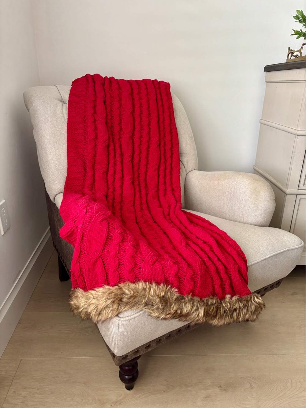 Pier 1 Red Cable Knit Faux Fur Throw Blanket 48x69 Christmas Holiday